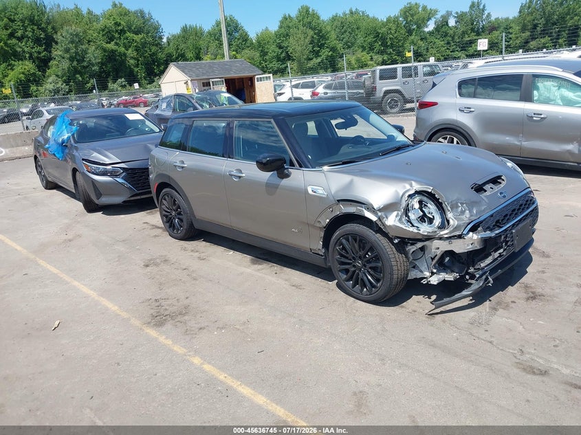 2020 Mini Clubman VIN WMWXJ1C01L2L38686 IAAI salvage auction — RIGHT FRONT, Salvage Title, sold $2,900 on 2026-08-01 (photo 1)