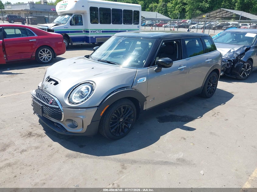 2020 Mini Clubman VIN WMWXJ1C01L2L38686 IAAI salvage auction — RIGHT FRONT, Salvage Title, sold $2,900 on 2026-08-01 (photo 2)