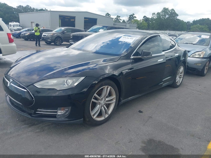 2014 Tesla Model s VIN 5YJSA1H16EFP45613 IAAI salvage auction — NORMAL WEAR, Salvage Title, sold $1,850 on 2026-07-29 (photo 2)
