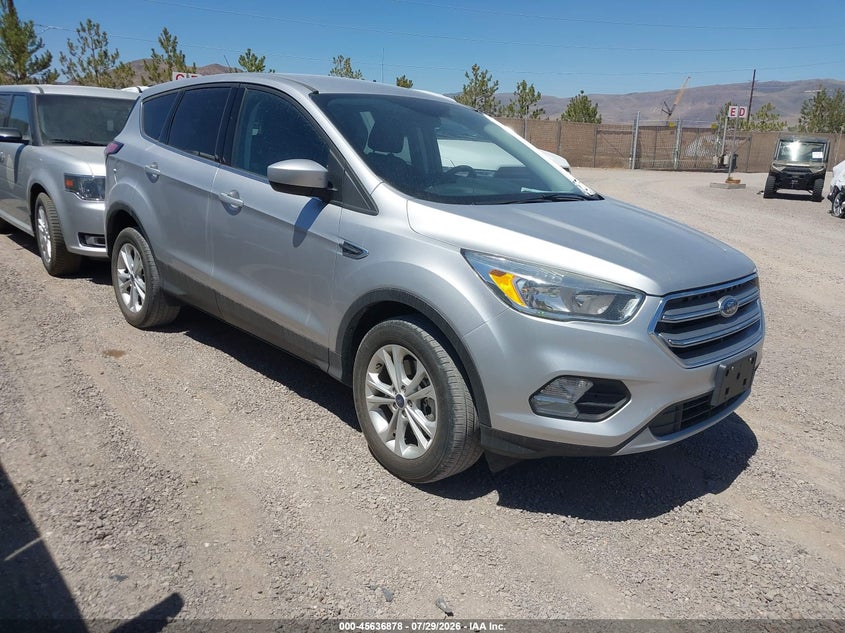 2017 Ford Escape VIN 1FMCU9GD2HUE18588 — IAAI salvage auction photo