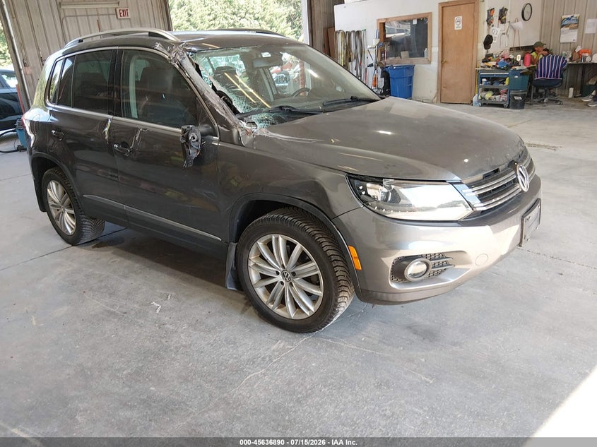 2016 Volkswagen Tiguan VIN WVGBV7AXXGW522927 IAAI salvage auction — FRONT END, Salvage Title, sold $1,700 on 2026-08-19 (photo 1)