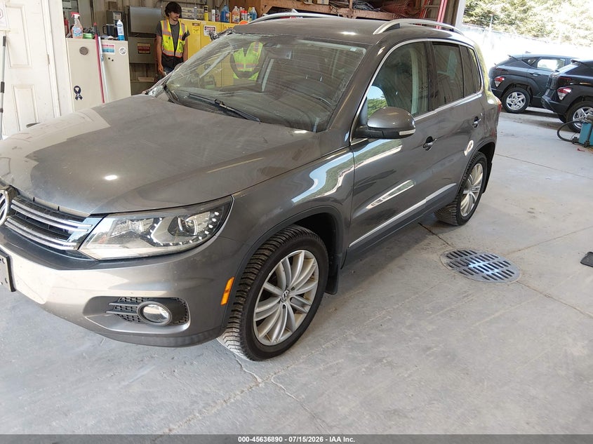 2016 Volkswagen Tiguan VIN WVGBV7AXXGW522927 IAAI salvage auction — FRONT END, Salvage Title, sold $1,700 on 2026-08-19 (photo 2)