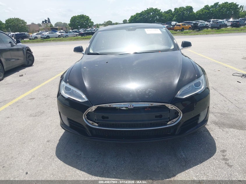 2013 Tesla Model s VIN 5YJSA1CG3DFP24860 IAAI salvage auction — NORMAL WEAR, Salvage Title, sold $1,975 on 2026-07-30 (photo 6)