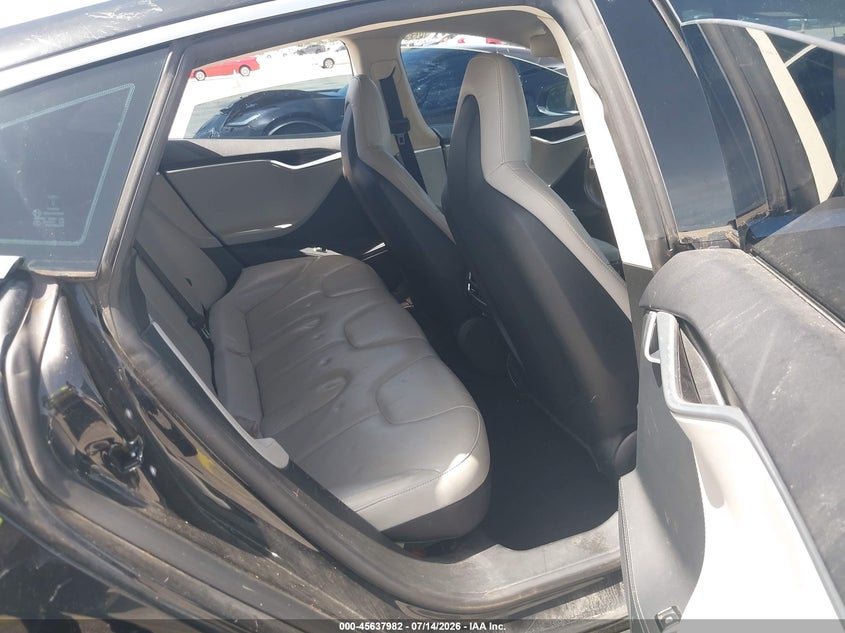 2013 Tesla Model s VIN 5YJSA1CG3DFP24860 IAAI salvage auction — NORMAL WEAR, Salvage Title, sold $1,975 on 2026-07-30 (photo 8)