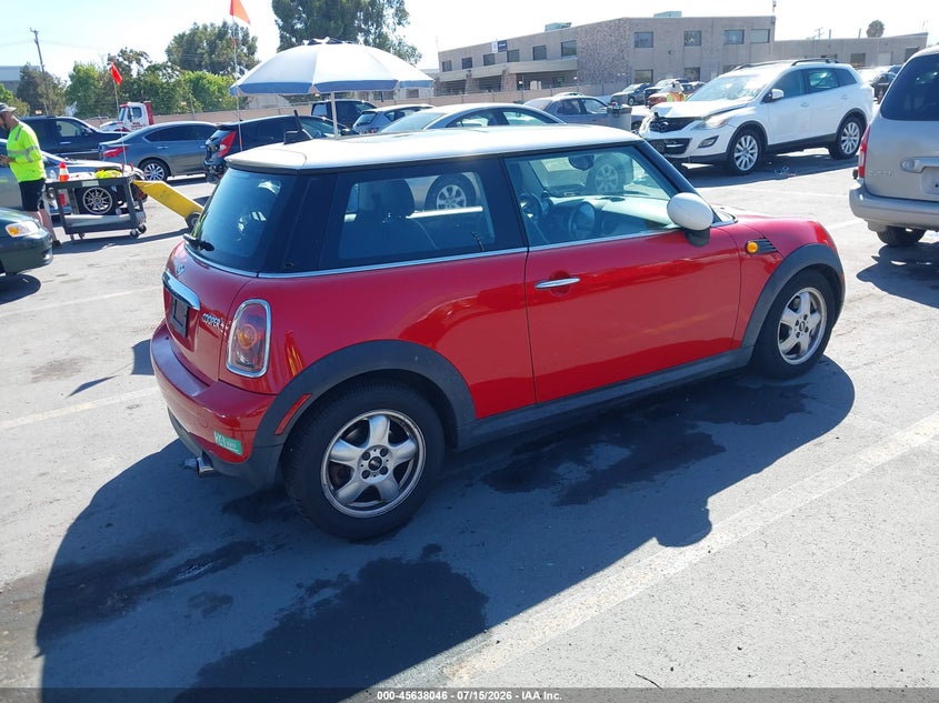 2008 Mini Hardtop VIN WMWMF335X8TT67438 IAAI salvage auction — NORMAL WEAR, Clear - Dealer Only (California), sold $25 on 2026-07-29 (photo 4)