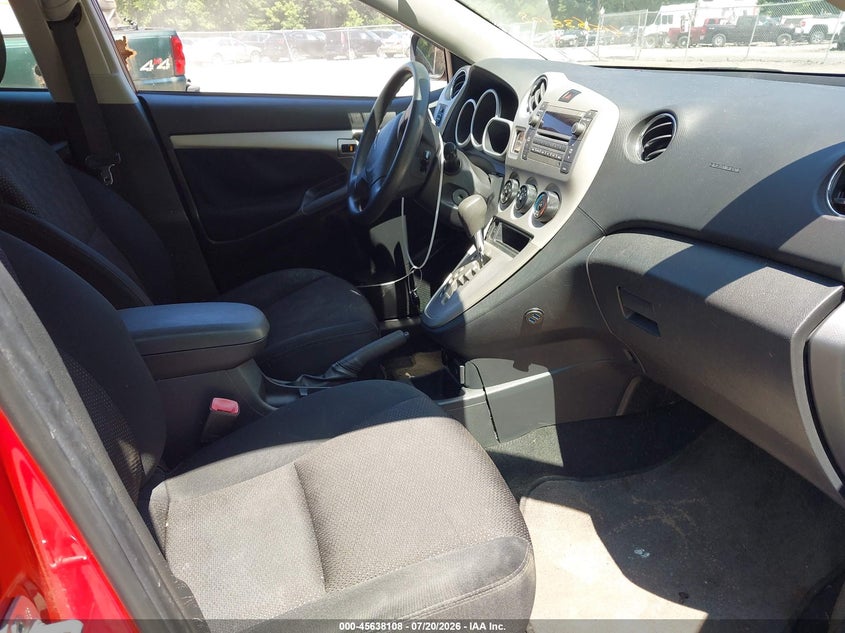 2010 Pontiac Vibe VIN 5Y2SM6E03AZ409891 IAAI salvage auction — NORMAL WEAR, Clear (New York), sold $125 on 2026-07-28 (photo 5)