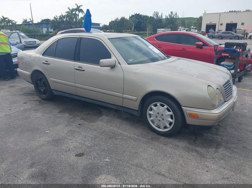 1999 Mercedes-benz E-class VIN WDBJF65H9XA930518 IAAI salvage auction — RIGHT FRONT, Clear (Florida), sold $400 on 2026-07-30 (photo 1)