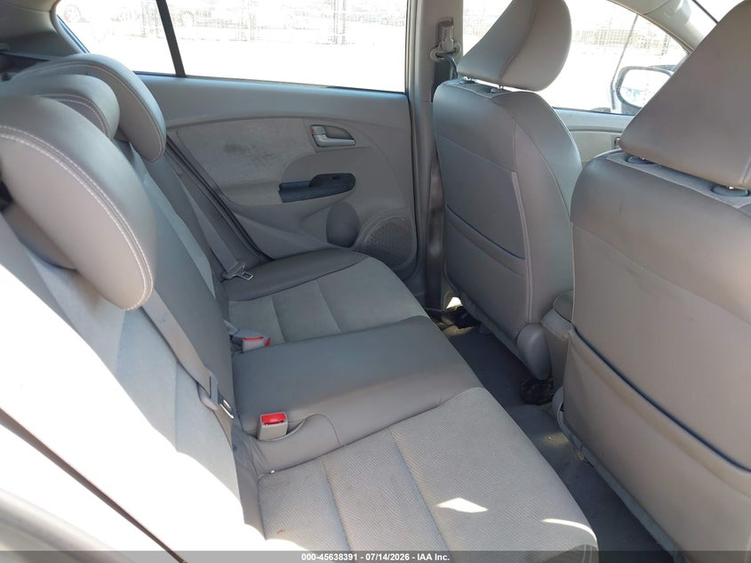 2012 Honda Insight VIN JHMZE2H7XCS000777 IAAI salvage auction — NORMAL WEAR, Salvage Title, sold $400 on 2026-07-29 (photo 8)