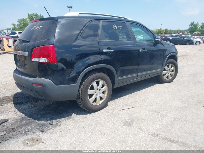 2011 Kia Sorento VIN 5XYKT4A11BG134060 IAAI salvage auction — NORMAL WEAR, Clear (Illinois), sold $275 on 2026-07-29 (photo 4)