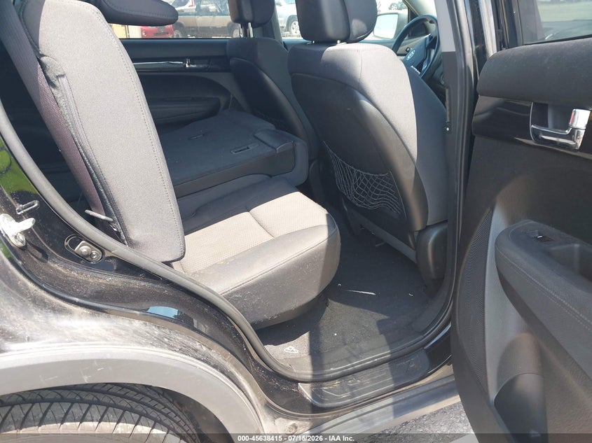 2011 Kia Sorento VIN 5XYKT4A11BG134060 IAAI salvage auction — NORMAL WEAR, Clear (Illinois), sold $275 on 2026-07-29 (photo 8)