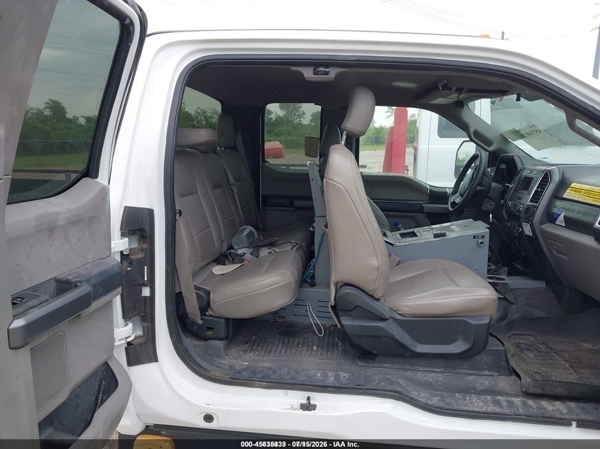 2017 Ford F550 VIN 1FD0X5HT3HEE87325 IAAI salvage auction — NORMAL WEAR, Clear (Michigan), sold $11,150 on 2026-07-30 (photo 5)