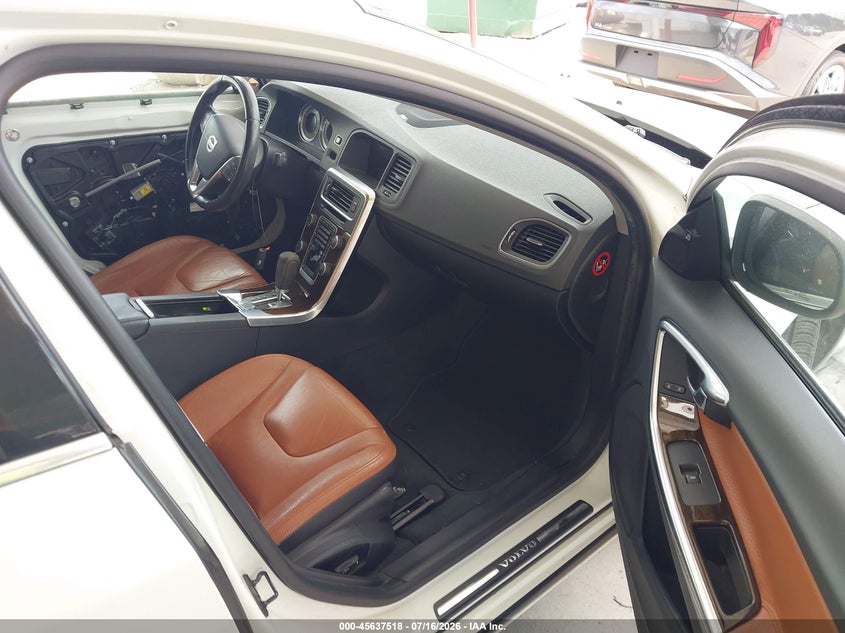 2012 Volvo S60 VIN YV1622FS2C2137260 IAAI salvage auction — FRONT END, Salvage Title, sold $775 on 2026-08-12 (photo 5)