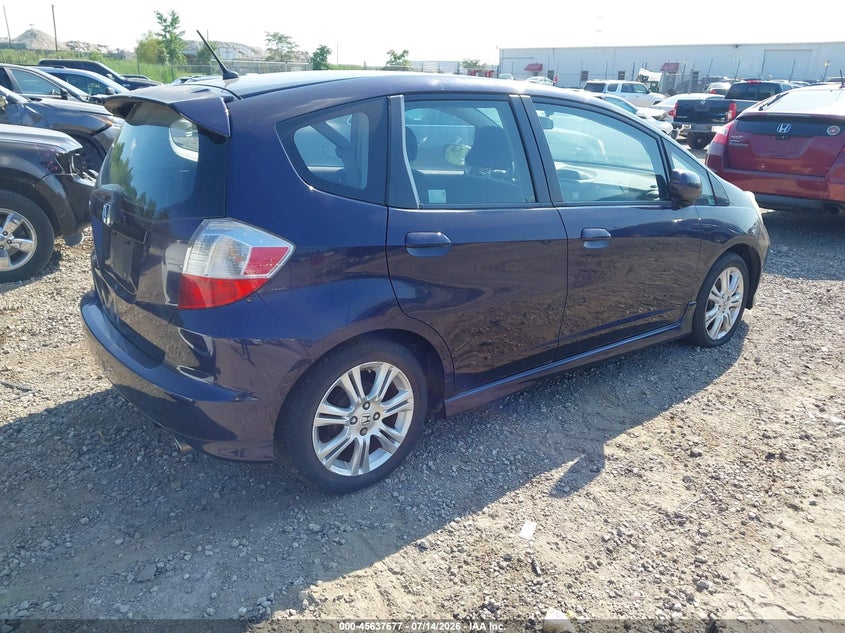 2010 Honda Fit VIN JHMGE8H48AC008514 IAAI salvage auction — NORMAL WEAR, Clear (Illinois), sold $25 on 2026-07-22 (photo 4)