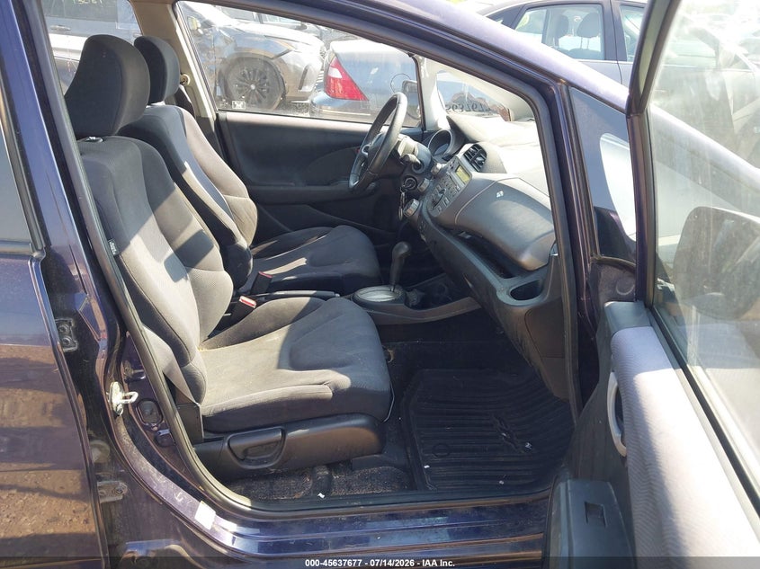 2010 Honda Fit VIN JHMGE8H48AC008514 IAAI salvage auction — NORMAL WEAR, Clear (Illinois), sold $25 on 2026-07-22 (photo 5)