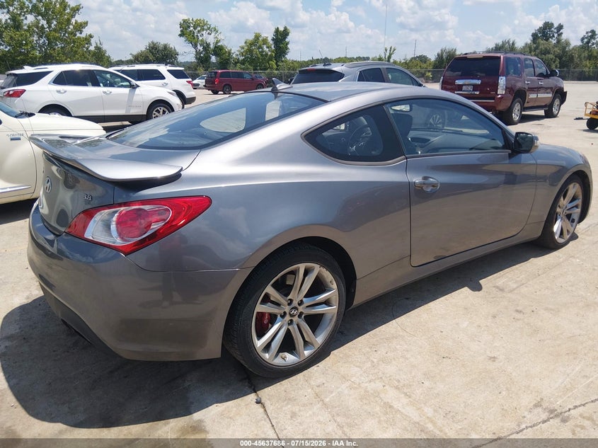 2010 Hyundai Genesis VIN KMHHU6KH3AU024070 IAAI salvage auction — NORMAL WEAR, Clear (Missouri), sold $25 on 2026-07-28 (photo 4)