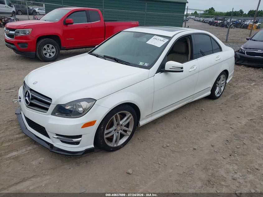 2014 Mercedes-benz VIN WDDGF8AB2EG163054 IAAI salvage auction — LEFT REAR, Wait Title, sold $1,450 on 2026-08-11 (photo 2)