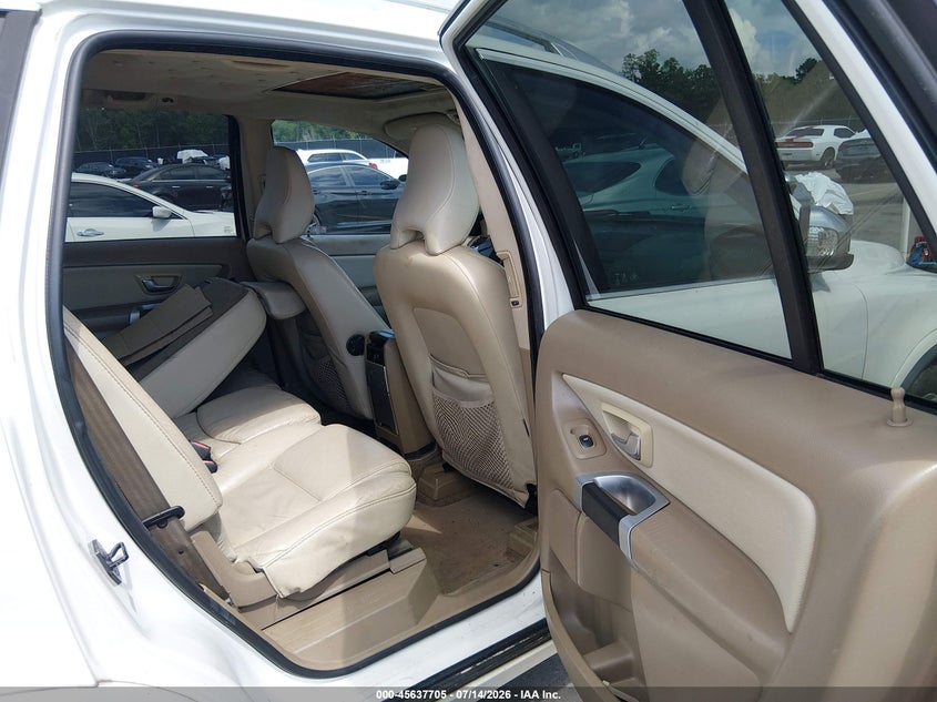 2013 Volvo Xc90 VIN YV4952CZ3D1631787 IAAI salvage auction — UNKNOWN, Salvage Title, sold $225 on 2026-07-22 (photo 8)