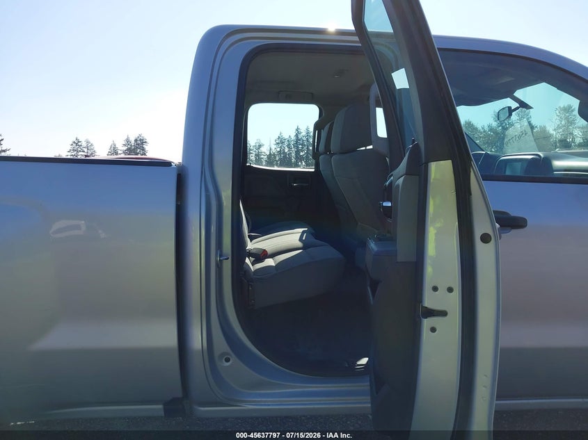 2017 Chevrolet Silverado 1500 VIN 1GCVKNEHXHZ337441 IAAI salvage auction — NORMAL WEAR, Sf97 (Washington), sold $25 on 2026-07-29 (photo 8)