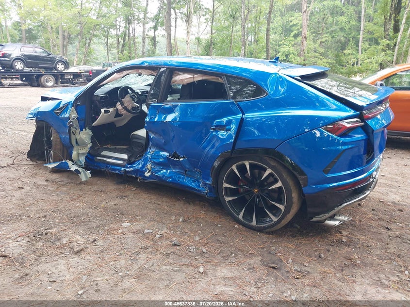 2020 Lamborghini Urus VIN ZPBUA1ZL2LLA07402 IAAI salvage auction — FRONT & REAR, Salvage Title, sold $60,000 on 2026-08-17 (photo 3)