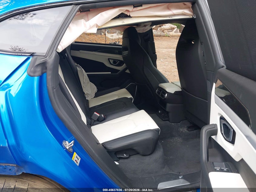 2020 Lamborghini Urus VIN ZPBUA1ZL2LLA07402 IAAI salvage auction — FRONT & REAR, Salvage Title, sold $60,000 on 2026-08-17 (photo 8)