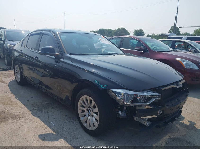 2018 BMW 3er VIN WBA8E5G56JNV02113 IAAI salvage auction — FRONT END, Salvage (Ohio), sold $2,850 on 2026-08-07 (photo 1)