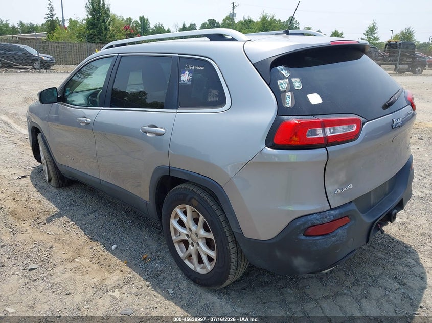 2015 Jeep Cherokee VIN 1C4PJMCS5FW685750 IAAI salvage auction — SIDE, Clear (Virginia), sold $2,000 on 2026-08-06 (photo 3)
