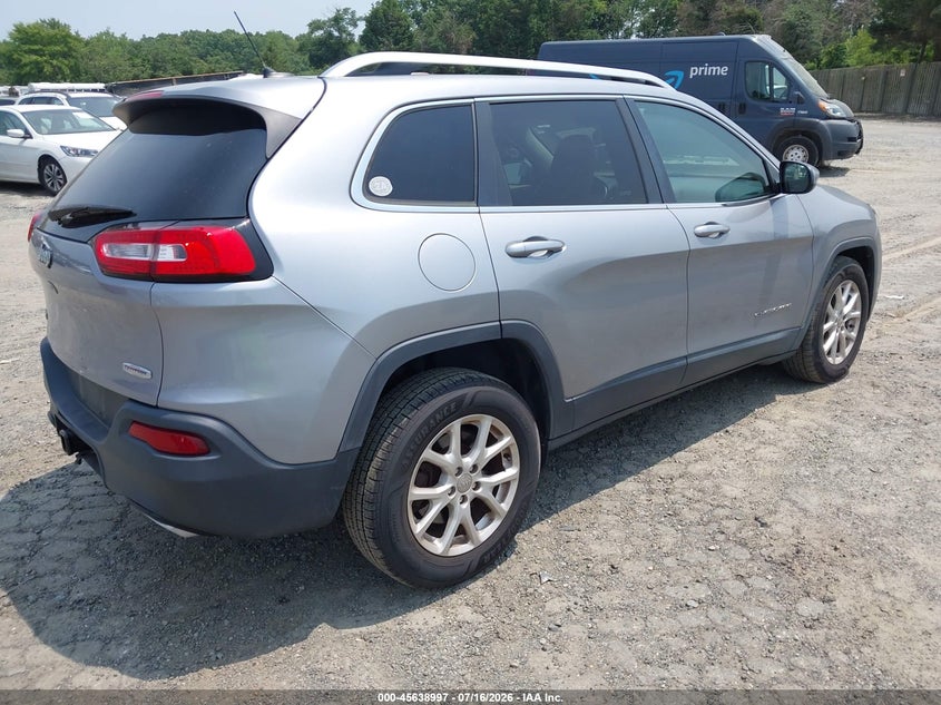 2015 Jeep Cherokee VIN 1C4PJMCS5FW685750 IAAI salvage auction — SIDE, Clear (Virginia), sold $2,000 on 2026-08-06 (photo 4)