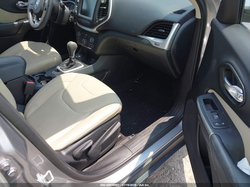 2015 Jeep Cherokee VIN 1C4PJMCS5FW685750 IAAI salvage auction — SIDE, Clear (Virginia), sold $2,000 on 2026-08-06 (photo 5)