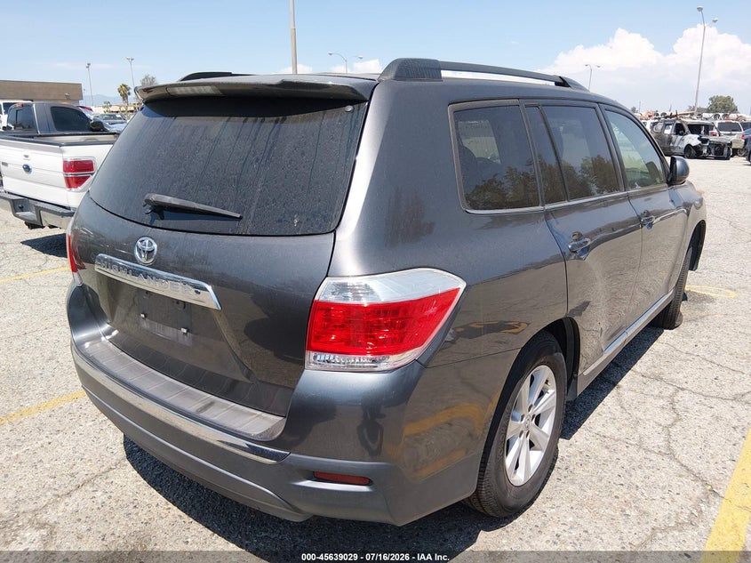 2013 Toyota Highlander VIN 5TDZK3EH0DS117131 IAAI salvage auction — SIDE, Salvage (California), sold $2,600 on 2026-07-27 (photo 4)