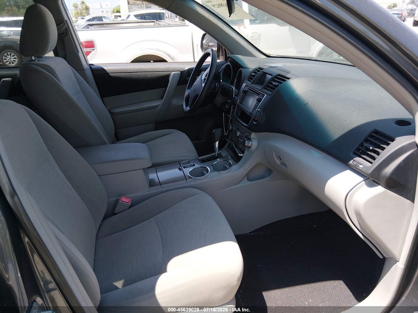 2013 Toyota Highlander VIN 5TDZK3EH0DS117131 IAAI salvage auction — SIDE, Salvage (California), sold $2,600 on 2026-07-27 (photo 5)