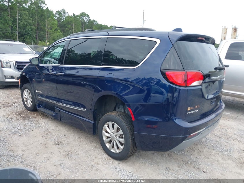 2017 Chrysler Pacifica VIN 2C4RC1BG3HR633530 IAAI salvage auction — FRESH WATER, Wait Title, sold $6,000 on 2026-09-04 (photo 3)