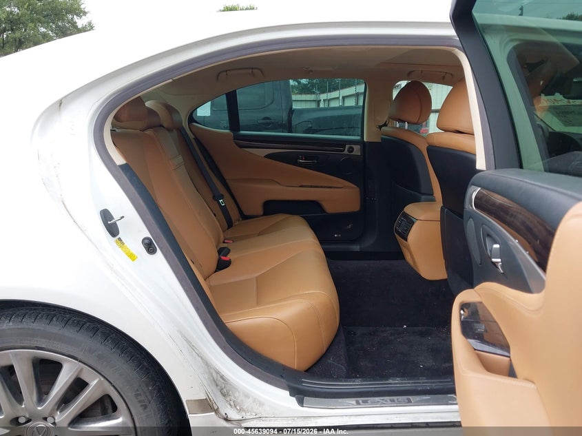 2014 Lexus Ls VIN JTHGL5EF2E5051864 IAAI salvage auction — REAR END, Original (Texas), sold $8,650 on 2026-09-08 (photo 8)