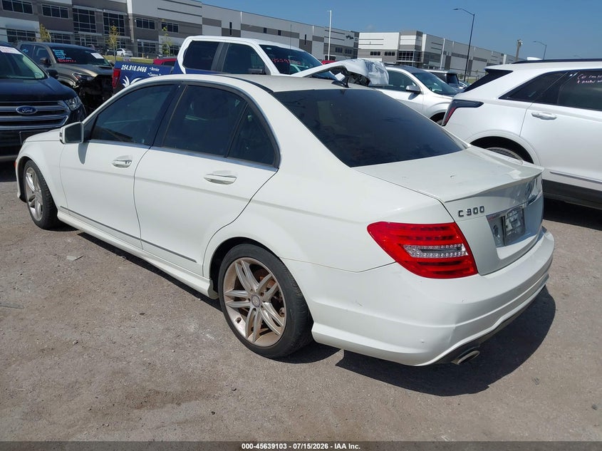 2012 Mercedes-benz C-klasse VIN WDDGF8BB2CR238013 IAAI salvage auction — NORMAL WEAR, Original (Texas), sold $1,175 on 2026-08-04 (photo 3)