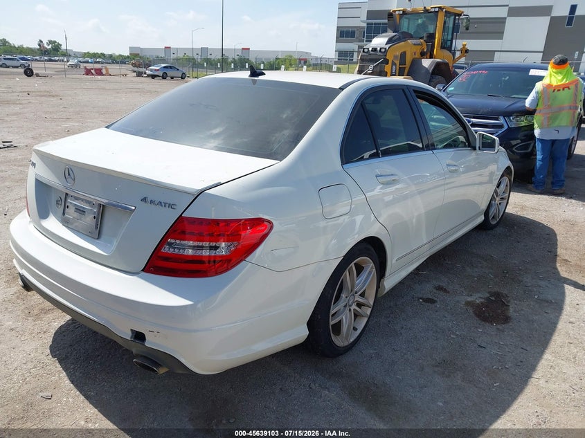 2012 Mercedes-benz C-klasse VIN WDDGF8BB2CR238013 IAAI salvage auction — NORMAL WEAR, Original (Texas), sold $1,175 on 2026-08-04 (photo 4)
