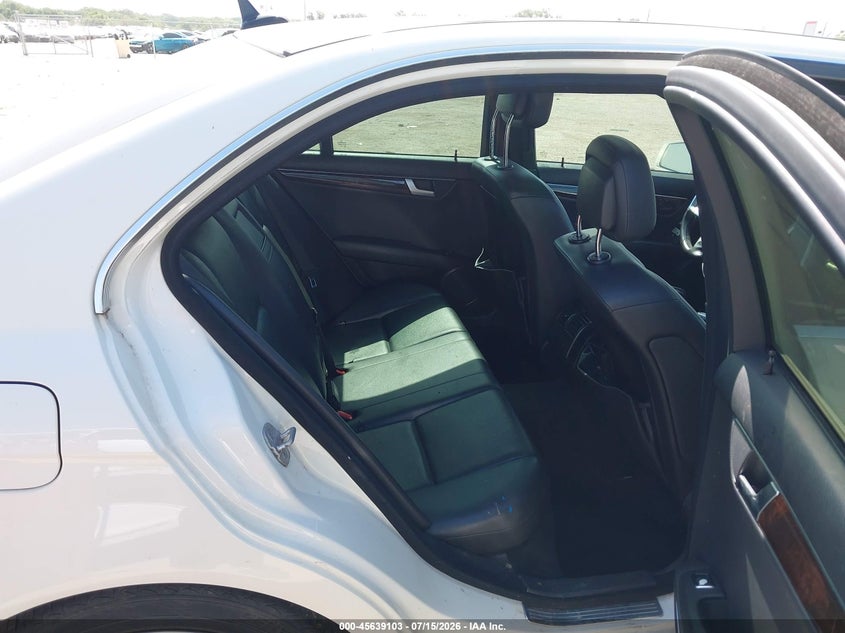 2012 Mercedes-benz C-klasse VIN WDDGF8BB2CR238013 IAAI salvage auction — NORMAL WEAR, Original (Texas), sold $1,175 on 2026-08-04 (photo 8)