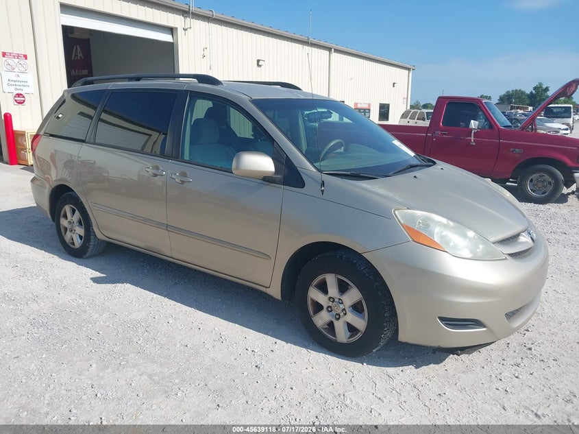 2010 Toyota Sienna VIN 5TDYK4CC0AS318130 IAAI salvage auction — NORMAL WEAR, Clear (Alabama), sold $775 on 2026-07-29 (photo 1)