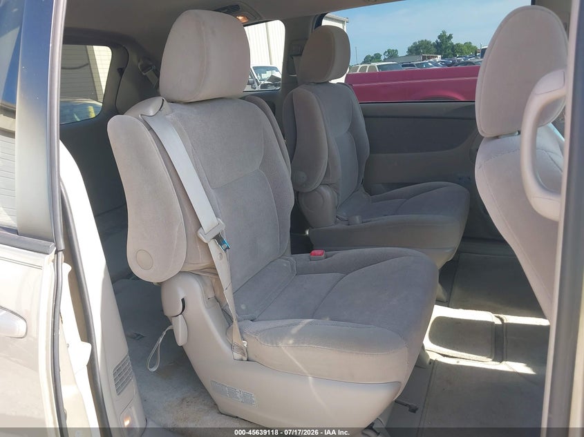 2010 Toyota Sienna VIN 5TDYK4CC0AS318130 IAAI salvage auction — NORMAL WEAR, Clear (Alabama), sold $775 on 2026-07-29 (photo 8)