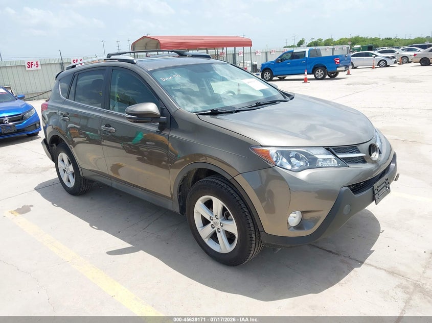 2014 Toyota Rav 4 VIN 2T3RFREV8EW202327 — IAAI salvage auction photo