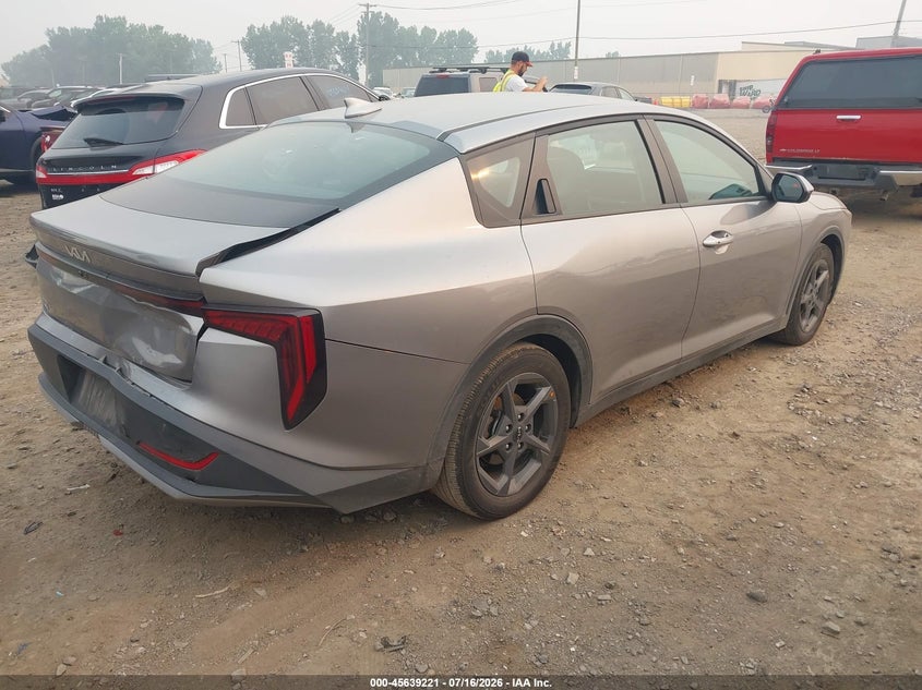 2026 Kia K4 VIN 3KPFT4DE7TE253939 IAAI salvage auction — REAR END, Clear (New York), sold $9,325 on 2026-07-30 (photo 4)