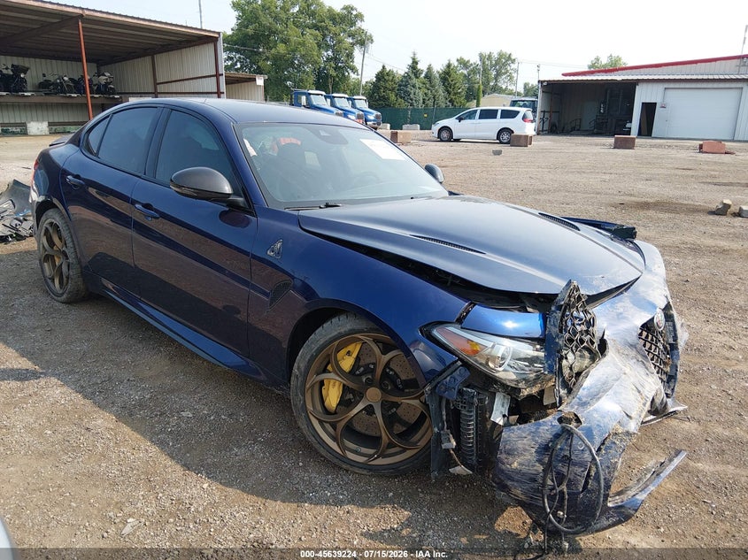 2018 Alfa romeo Giulia VIN ZARFAEAV1J7590268 IAAI salvage auction — FRONT END, Wait Title, sold $8,300 on 2026-08-09 (photo 1)