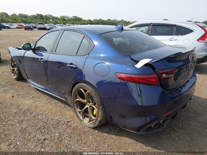 2018 Alfa romeo Giulia VIN ZARFAEAV1J7590268 IAAI salvage auction — FRONT END, Wait Title, sold $8,300 on 2026-08-09 (photo 3)