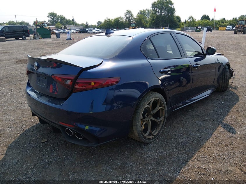 2018 Alfa romeo Giulia VIN ZARFAEAV1J7590268 IAAI salvage auction — FRONT END, Wait Title, sold $8,300 on 2026-08-09 (photo 4)