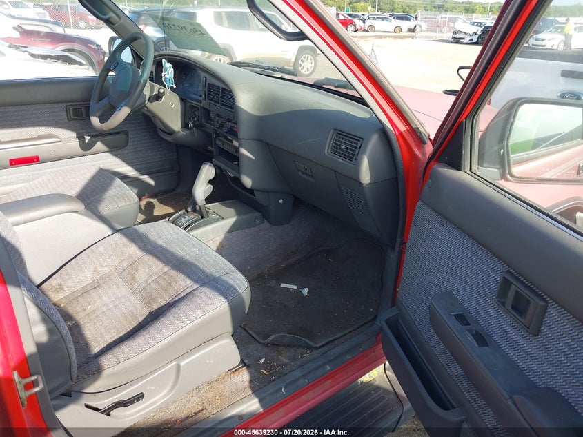 1995 Toyota 4runner VIN JT3VN39W5S0215350 IAAI salvage auction — NORMAL WEAR, Clear-Dealer Only (Michigan), sold $575 on 2026-07-28 (photo 5)