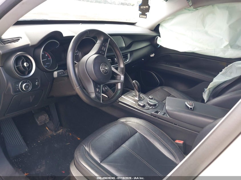 2018 Alfa romeo Stelvio VIN ZASFAKAN2J7B73855 IAAI salvage auction — SIDE, Salvage Title, sold $1,250 on 2026-09-09 (photo 5)