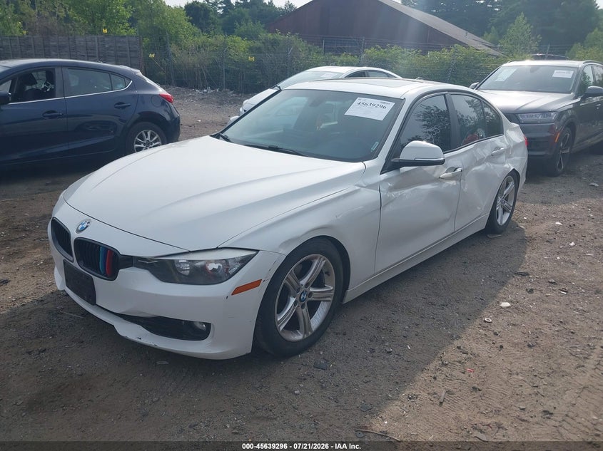 2014 BMW 3er VIN WBA3C3C55EP661015 IAAI salvage auction — LEFT SIDE, Clear (Massachusetts), sold $1,350 on 2026-07-31 (photo 2)