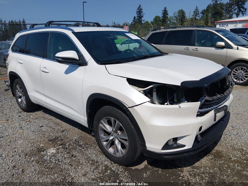 2015 Toyota Highlander VIN 5TDJKRFH6FS109634 — IAAI salvage auction photo