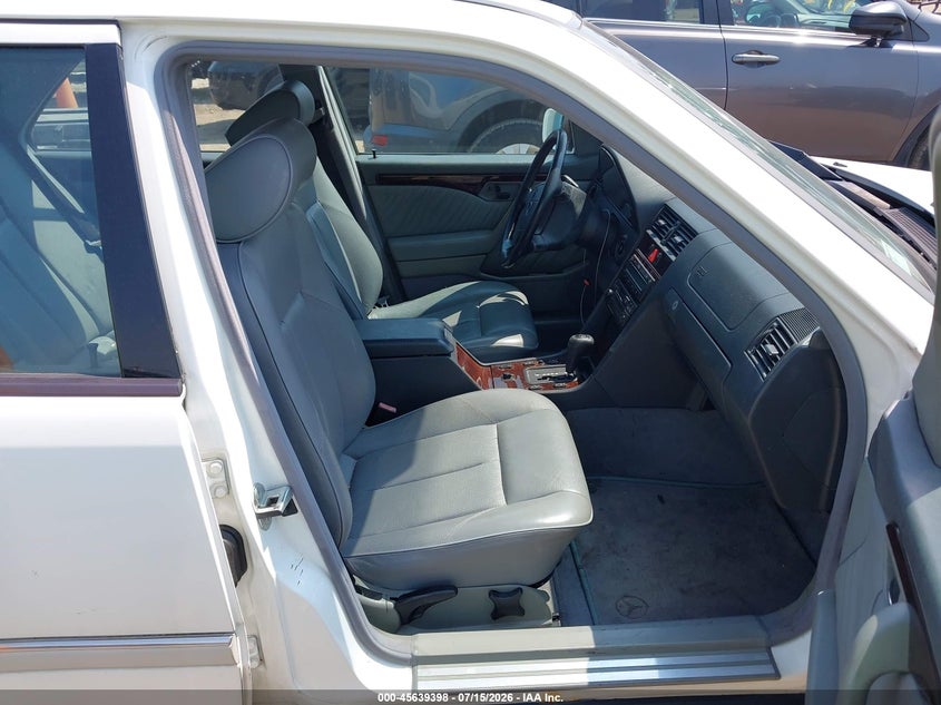 1996 Mercedes-benz C class VIN WDBHA22E6TF417465 IAAI salvage auction — NORMAL WEAR, Original (Ohio), sold $25 on 2026-07-23 (photo 5)