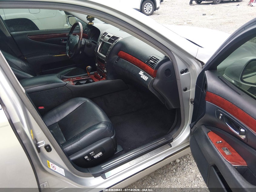 2007 Lexus Ls 460 VIN JTHBL46F675041974 IAAI salvage auction — NORMAL WEAR, Clear (Tennessee), sold $700 on 2026-07-30 (photo 5)