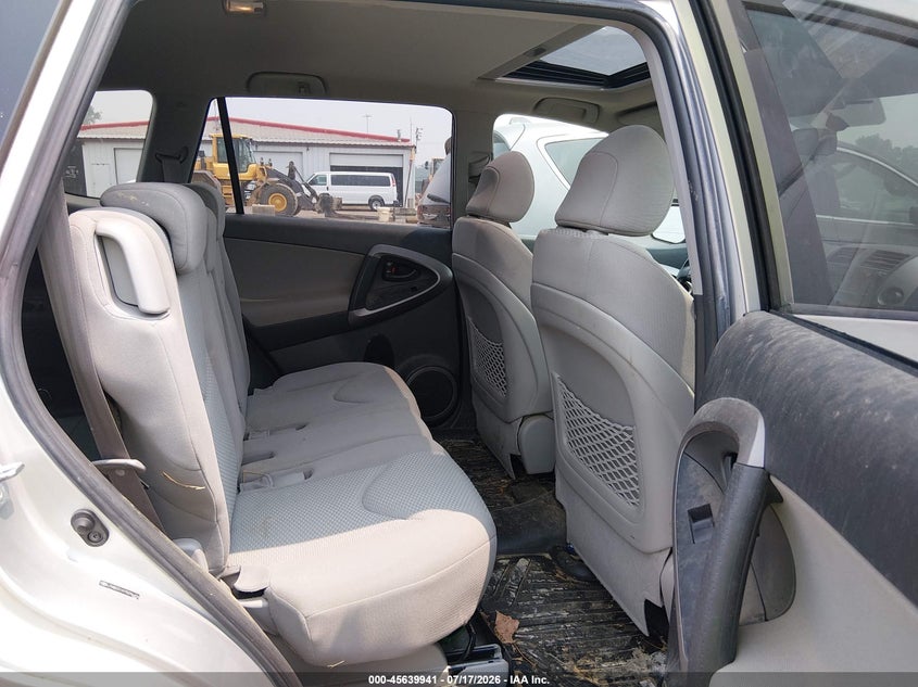 2007 Toyota Rav4 VIN JTMBD31V975096426 IAAI salvage auction — NORMAL WEAR, Original (Ohio), sold $400 on 2026-07-29 (photo 8)
