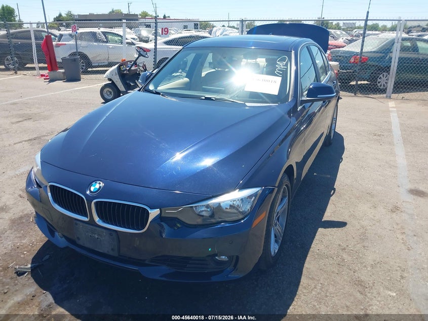 2015 BMW 3er VIN WBA3C1C50FP852489 IAAI salvage auction — REAR END, Salvage Title, sold $3,575 on 2026-08-19 (photo 2)